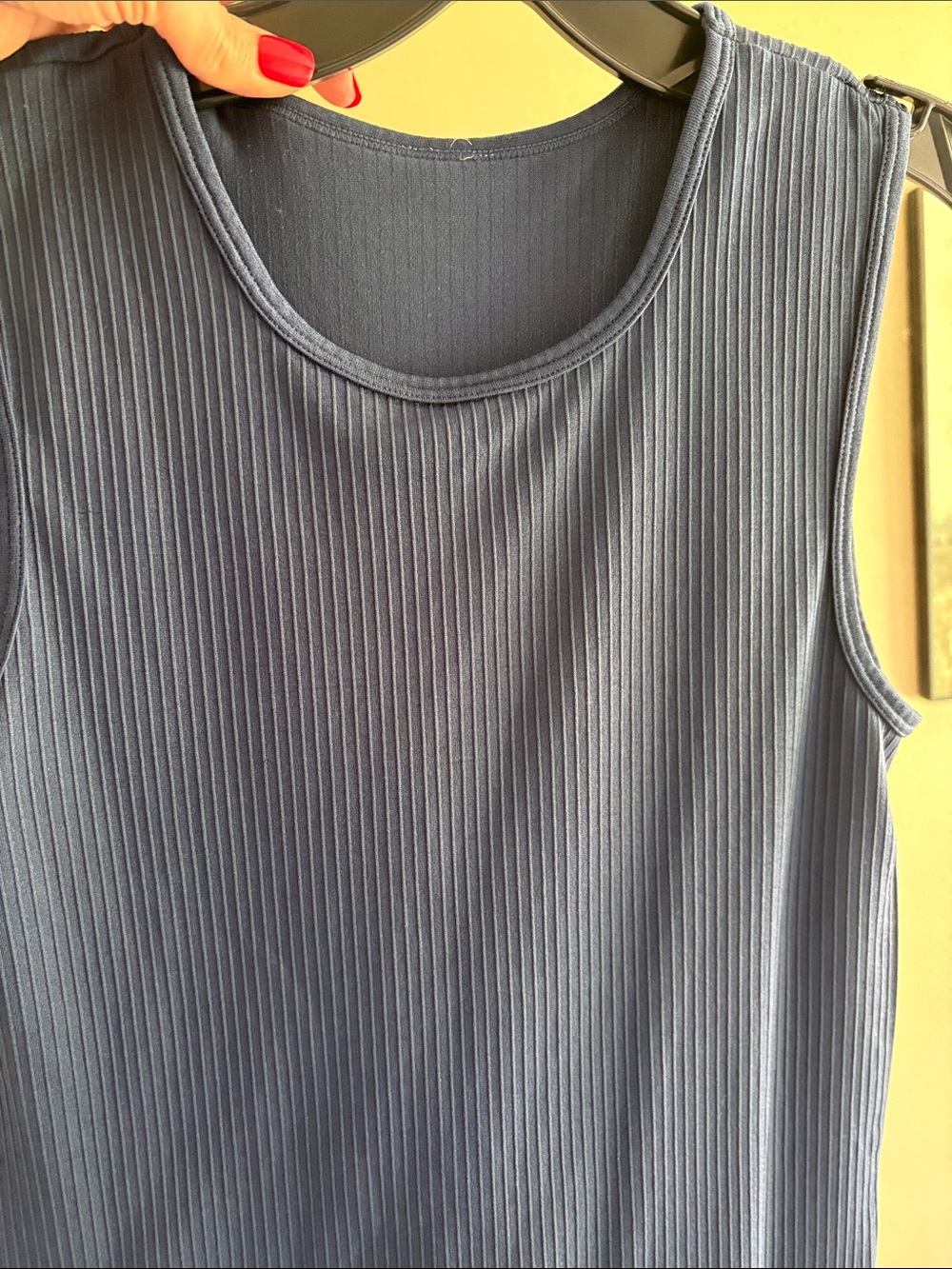 ZYIA Deep Navy Ribbed Tank - Picture 3 of 4